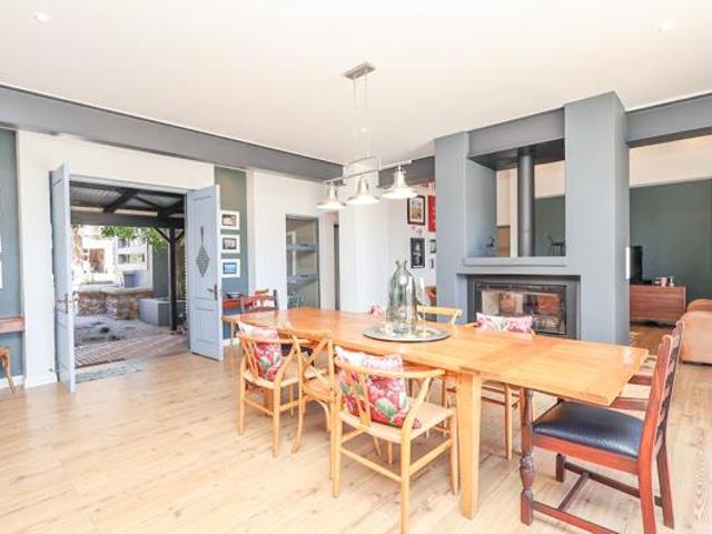 5 Bedroom House in The Coves