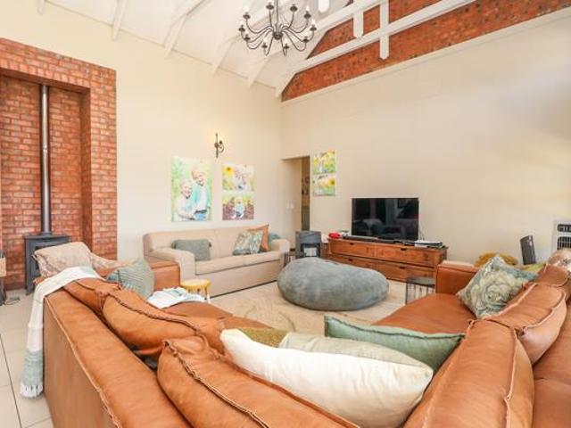4 Bedroom House in The Coves