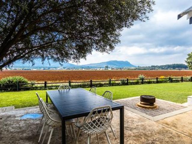 4 Bedroom House in The Coves