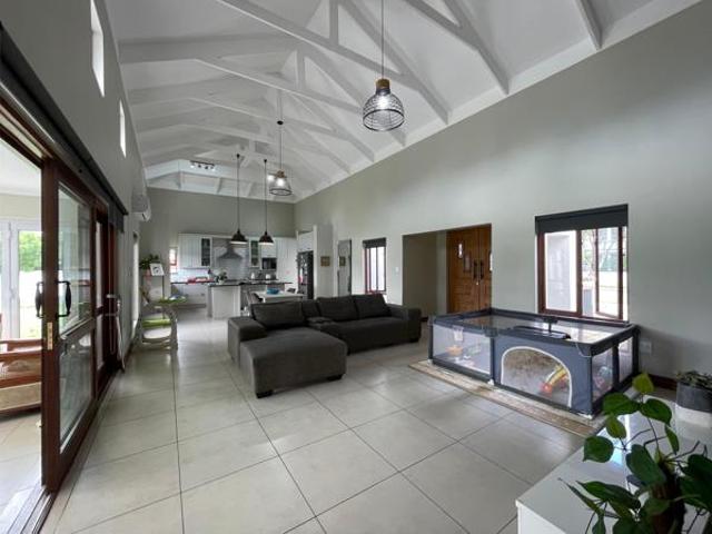 4 Bedroom House in The Island Estates