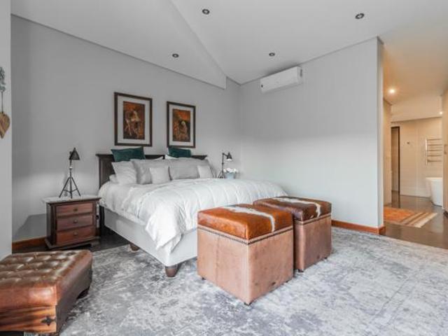 4 Bedroom House in The Islands Estate