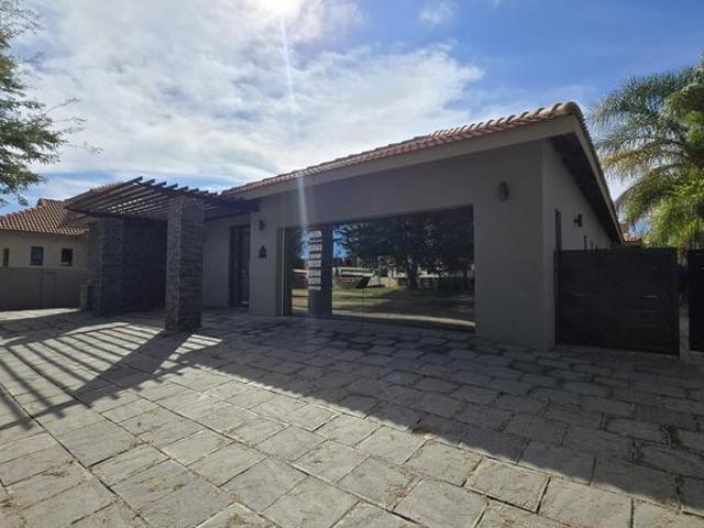 4 Bedroom House in The Islands Estate