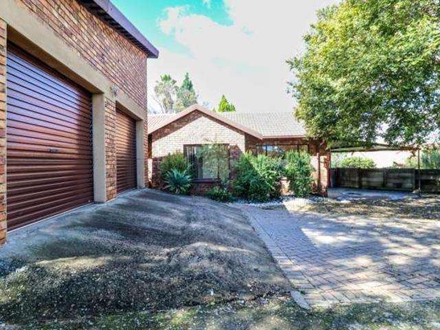 4 Bedroom House in The Reeds