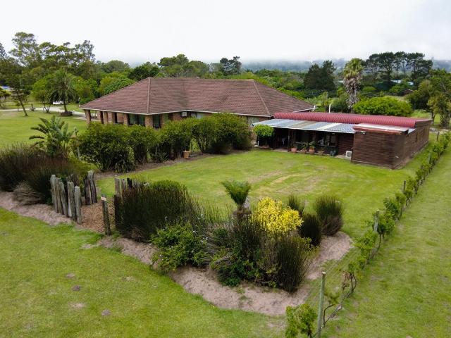 4 Bedroom House in Theescombe