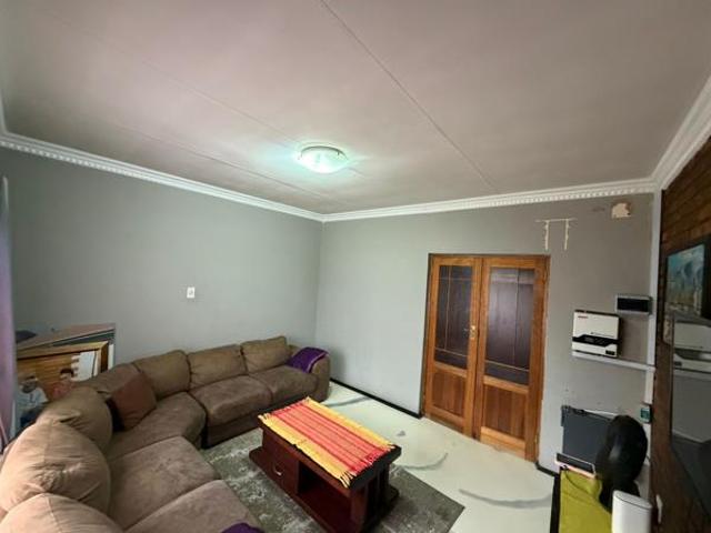 4 Bedroom House in Theresapark