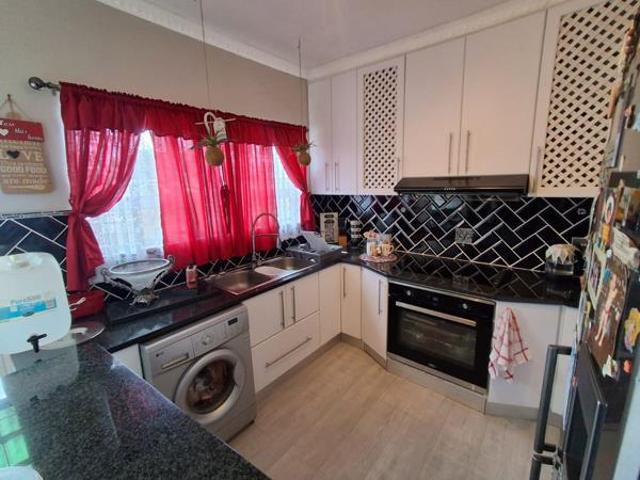 4 Bedroom House in Thomas Gamble