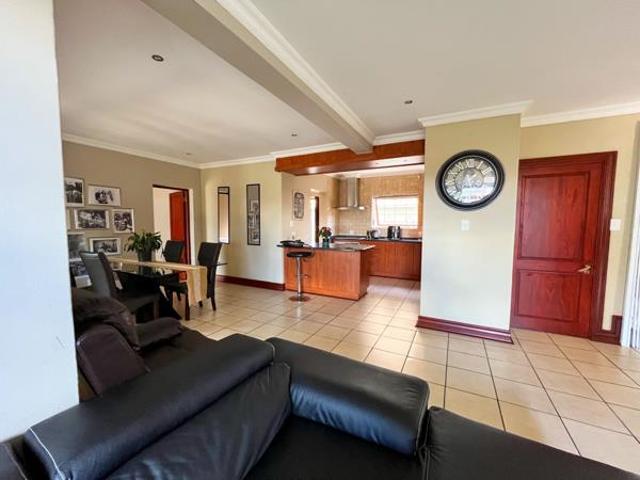 4 Bedroom House in Thornhill