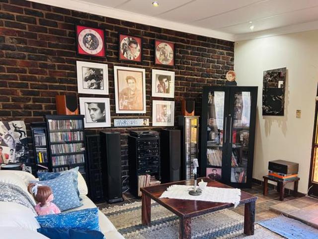 4 Bedroom House in Three Rivers East