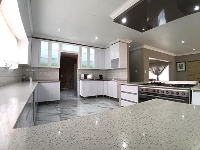 4 Bedroom House in Three Rivers East