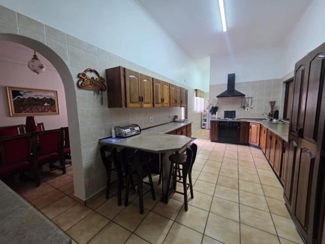 4 Bedroom House in Three Rivers East