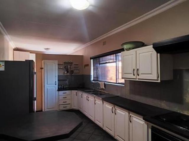 4 Bedroom House in Three Rivers East