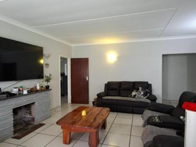 4 Bedroom House in Three Rivers