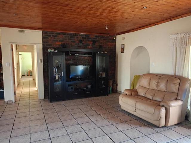 4 Bedroom House in Three Rivers