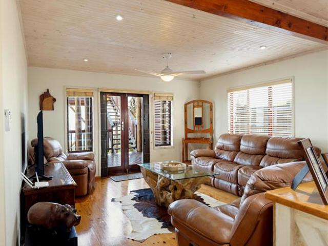 4 Bedroom House in Tinley Manor