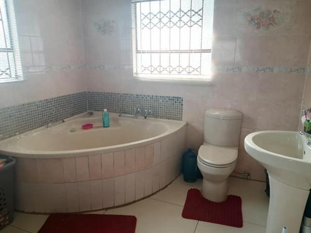 4 Bedroom House in Tlhabane West