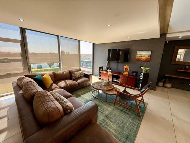 4 Bedroom House in Tuscany Ridge