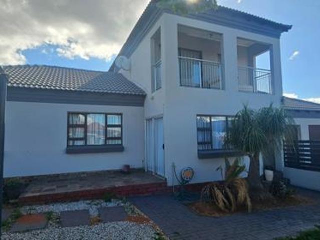 4 Bedroom House in Tweefontein AH