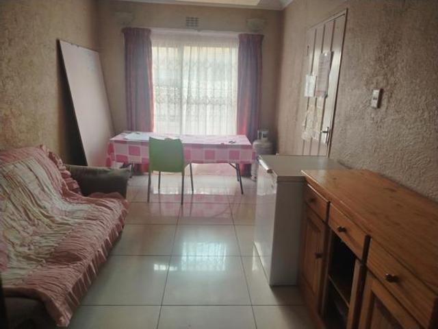 4 Bedroom House in Unitas Park