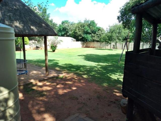 4 Bedroom House in Universitas
