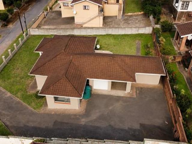 4 Bedroom House in Uvongo Beach