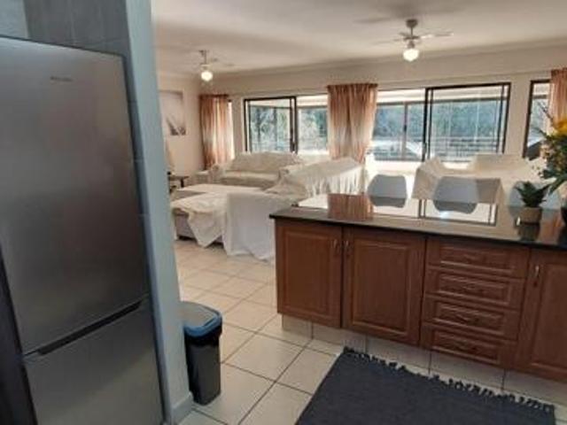 4 Bedroom Apartment in Uvongo