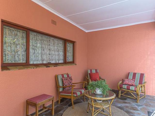 4 Bedroom House in Voelklip