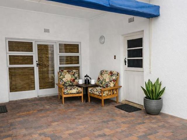 4 Bedroom House in Voelklip