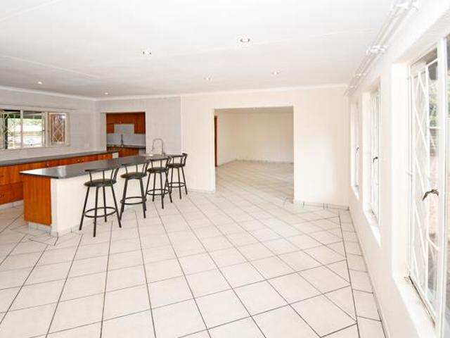 4 Bedroom House in Vorna Valley