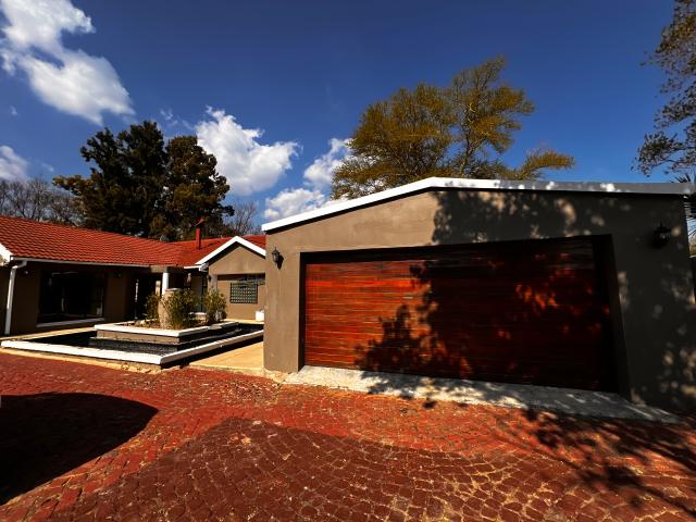 4 Bedroom House in Vorna Valley