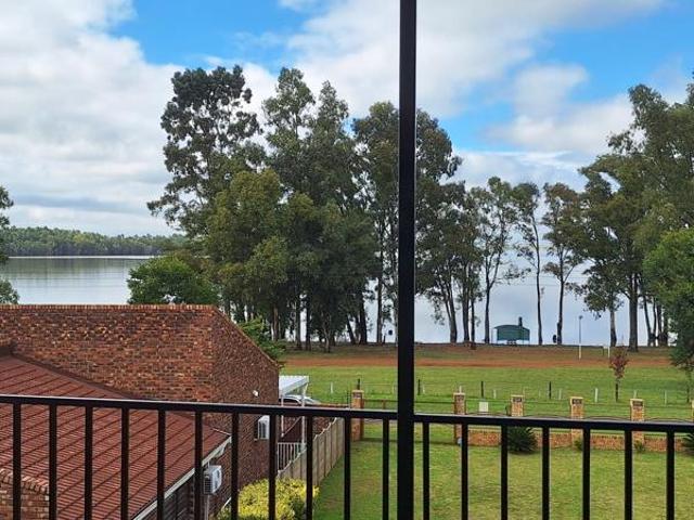 4 Bedroom House in Vaal Marina