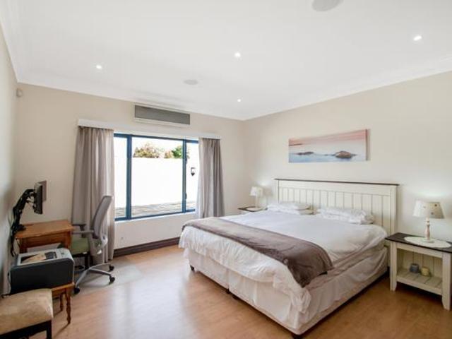 4 Bedroom House in Vaal Marina