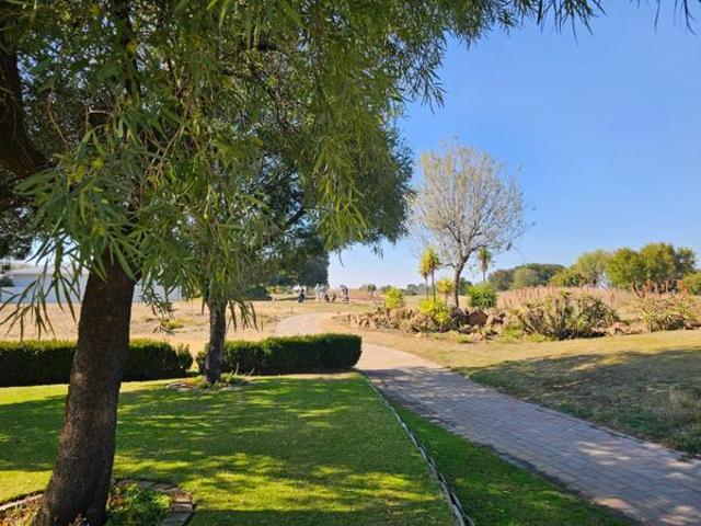 4 Bedroom House in Vaal Marina