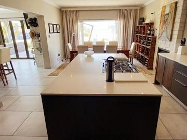 4 Bedroom House in Vaal Marina