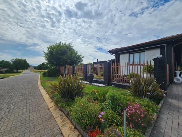 4 Bedroom House in Vaal Marina