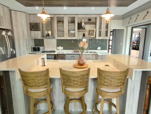 4 Bedroom House in Vaal Marina