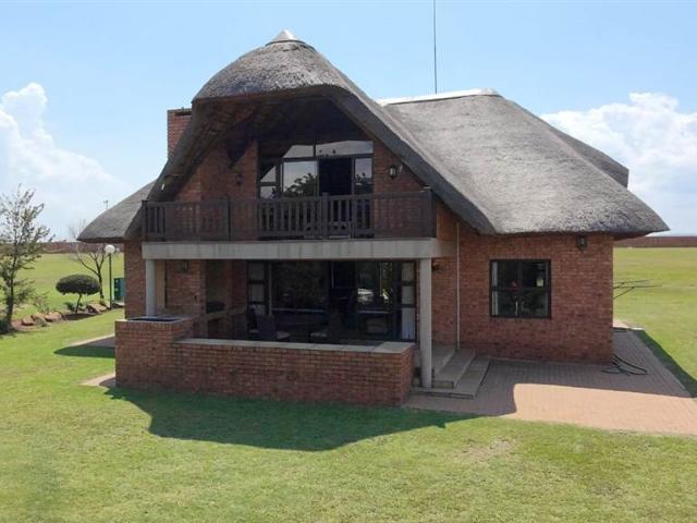 4 Bedroom House in Vaal Marina