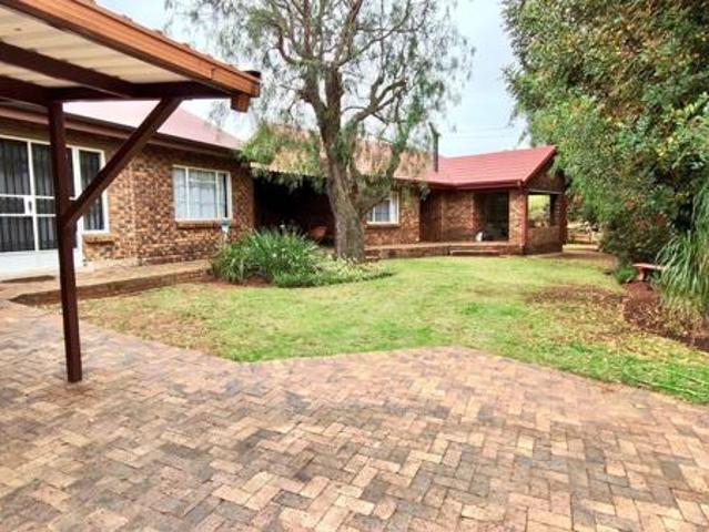 4 Bedroom House in Vaal Marina