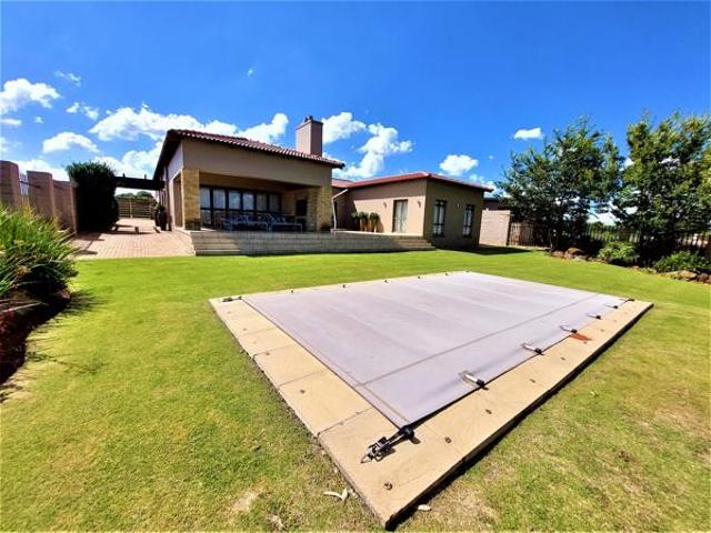 4 Bedroom House in Vaal Marina