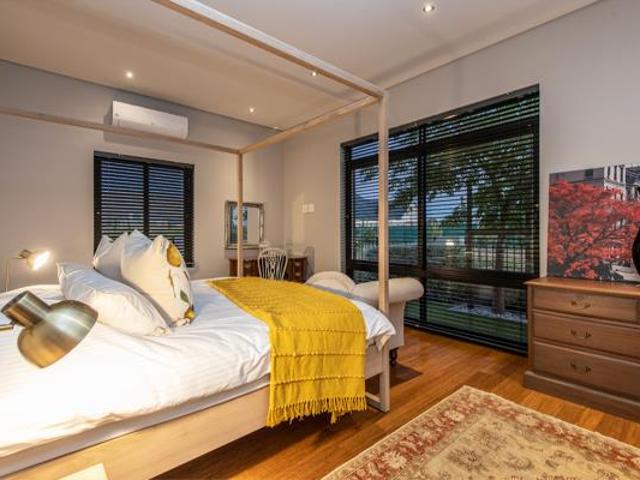 4 Bedroom House in Val de Vie Estate