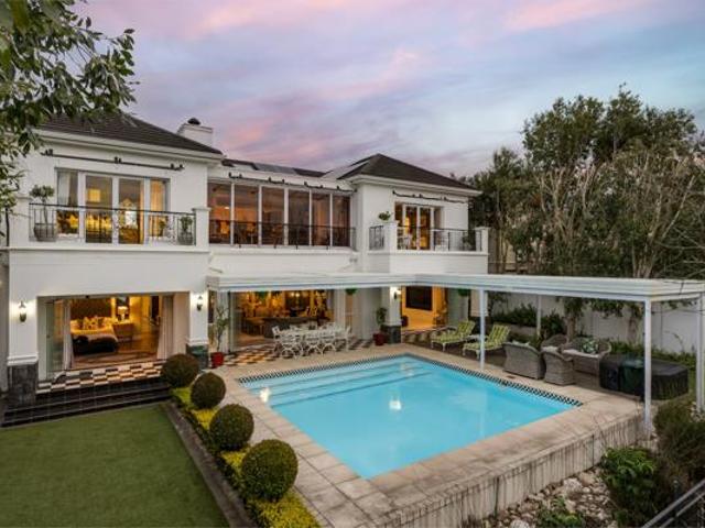 4 Bedroom House in Val de Vie Estate