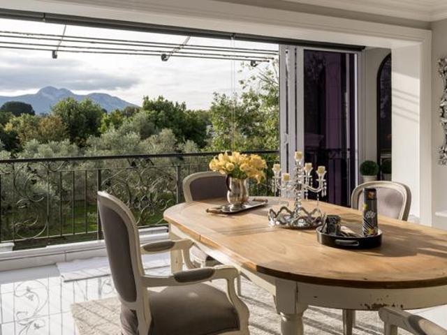 4 Bedroom House in Val de Vie Estate