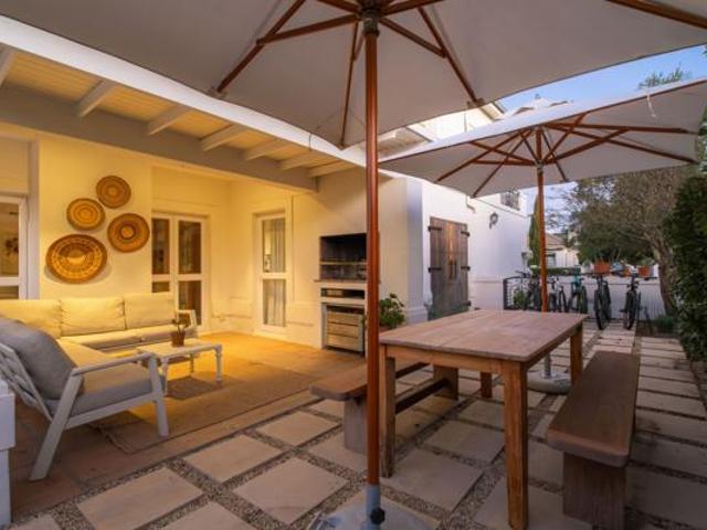 4 Bedroom House in Val de Vie Estate