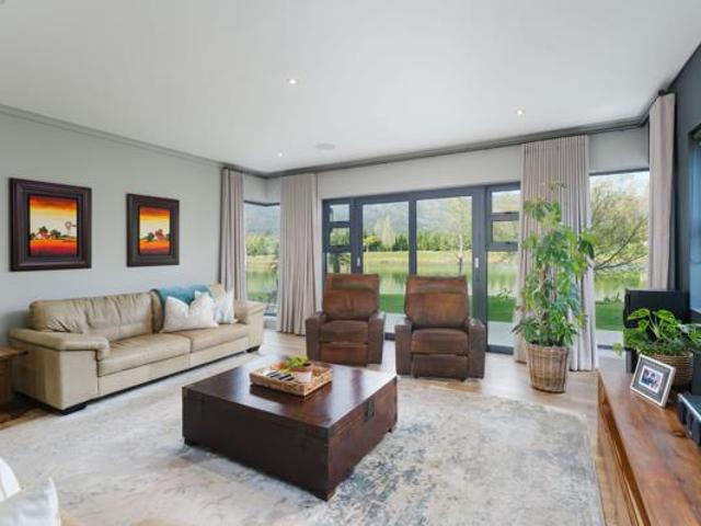 4 Bedroom House in Val de Vie Estate