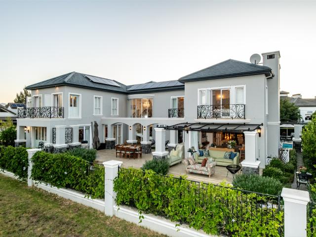 4 Bedroom House in Val de Vie Estate