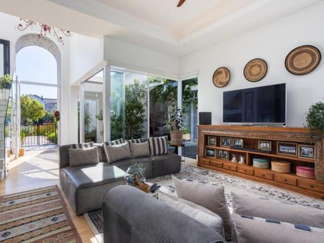 4 Bedroom House in Val de Vie Estate