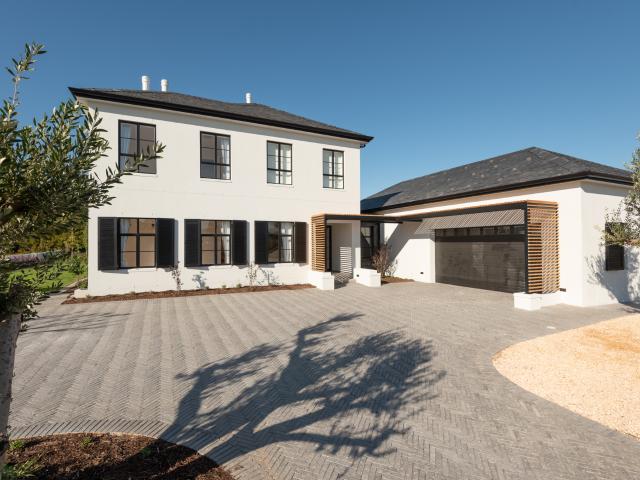 4 Bedroom House in Val de Vie Estate