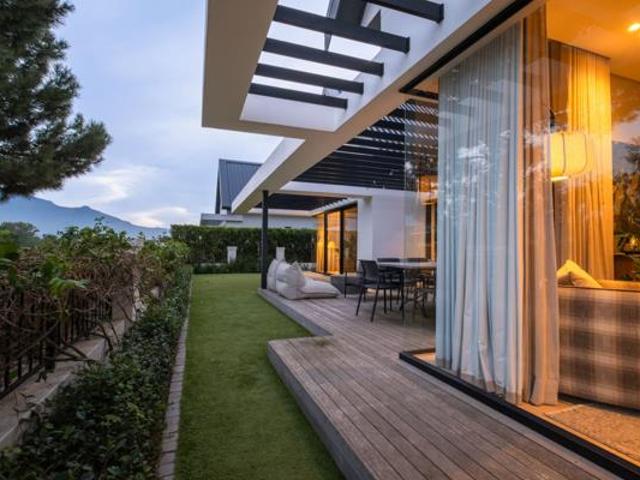 4 Bedroom House in Val de Vie Estate