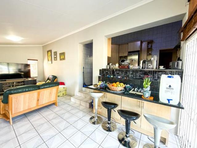 4 Bedroom House in Valhalla