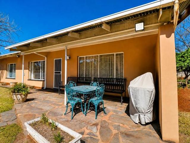 4 Bedroom House in Valhalla