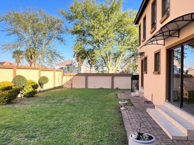 4 Bedroom House in Valley View Estate